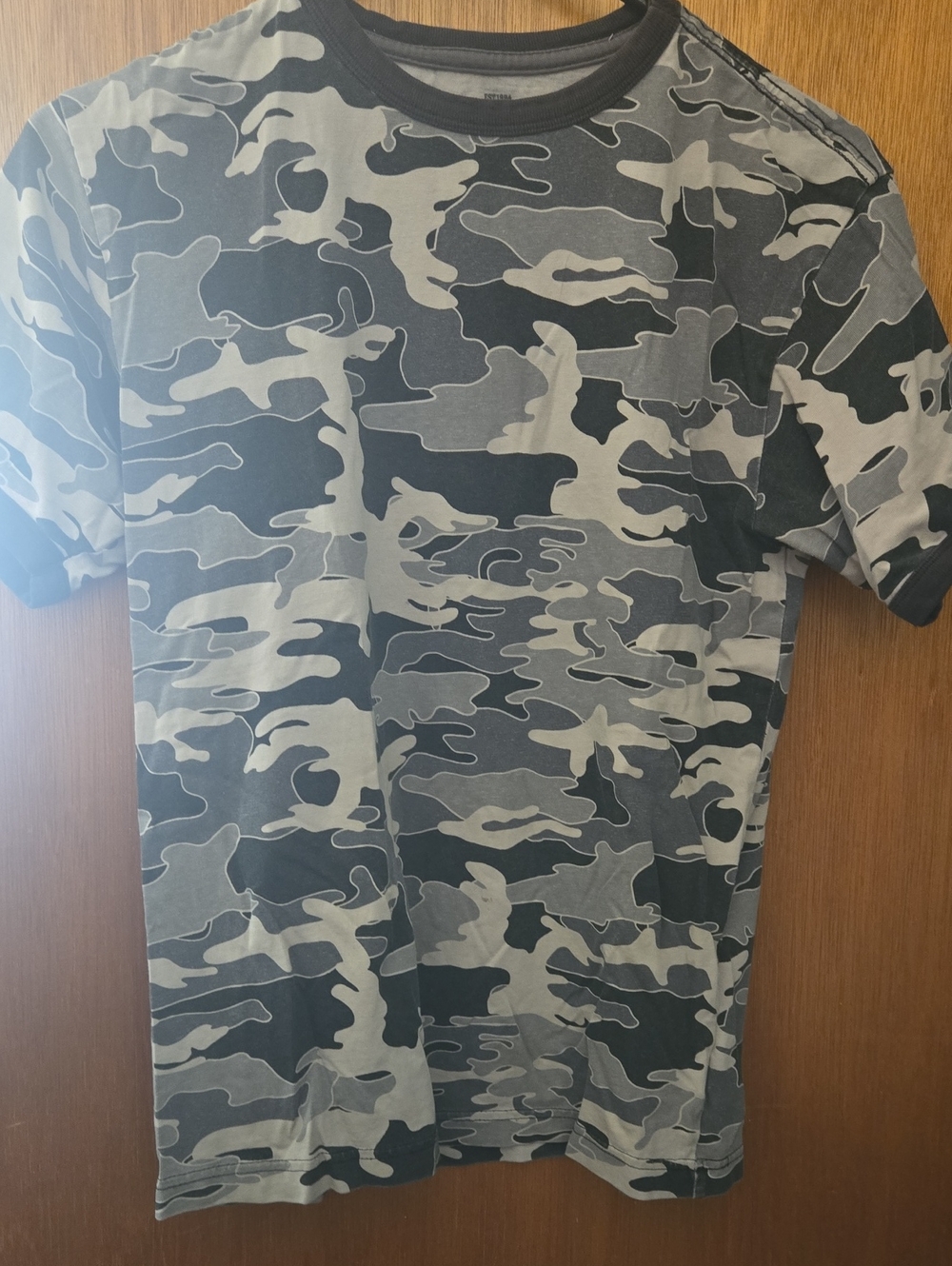 Old Navy Camoflage T shirt